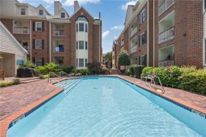 featured image of 321 Duke St #130