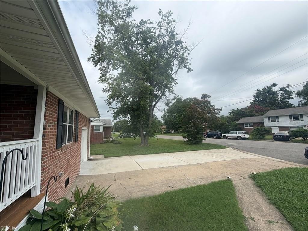16 Inglewood Dr - Photo 3 of 43