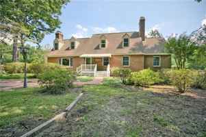 featured image of 4320 Providence Rd