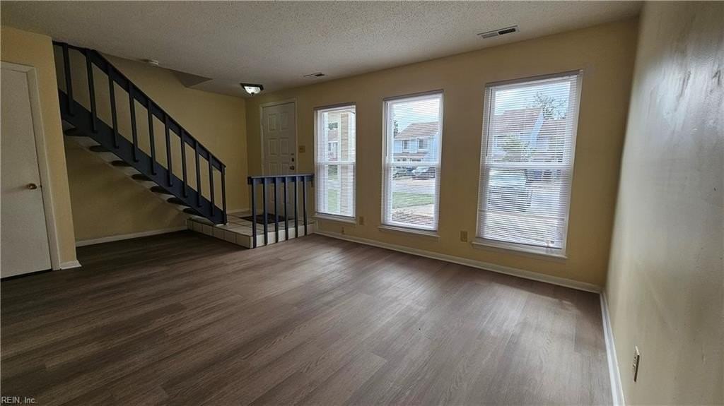 731 Woodbox Dr - Photo 2 of 16