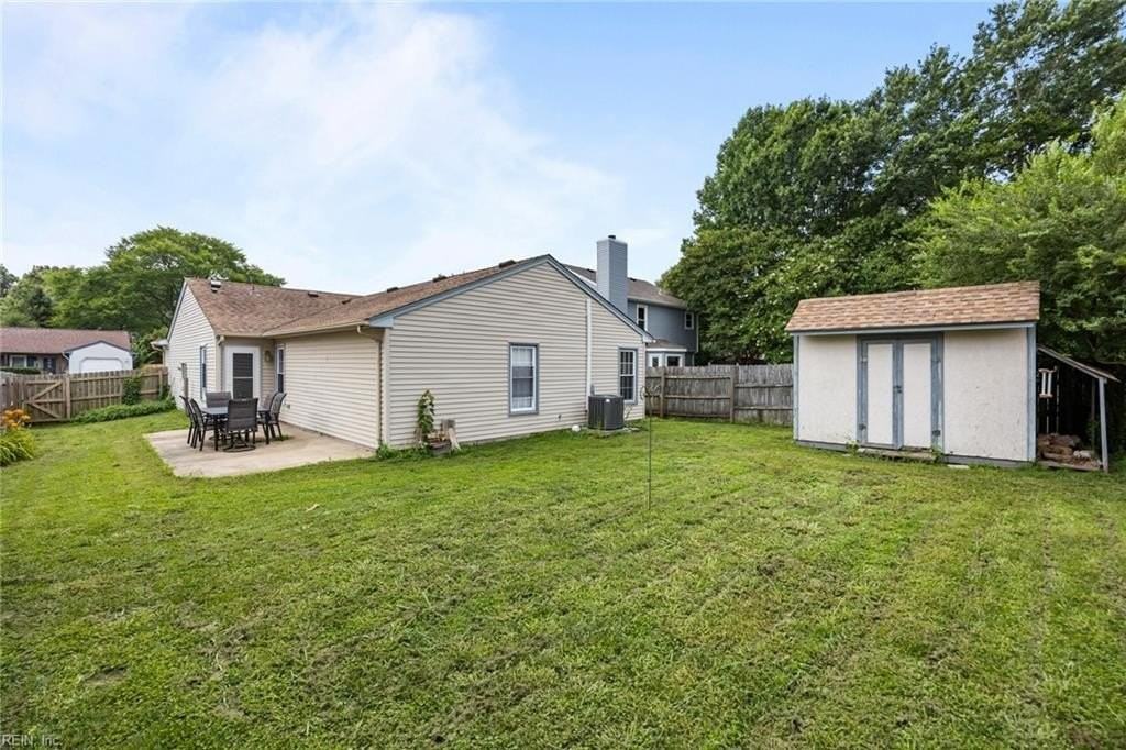 4112 Stillwood Ct - Photo 4 of 21