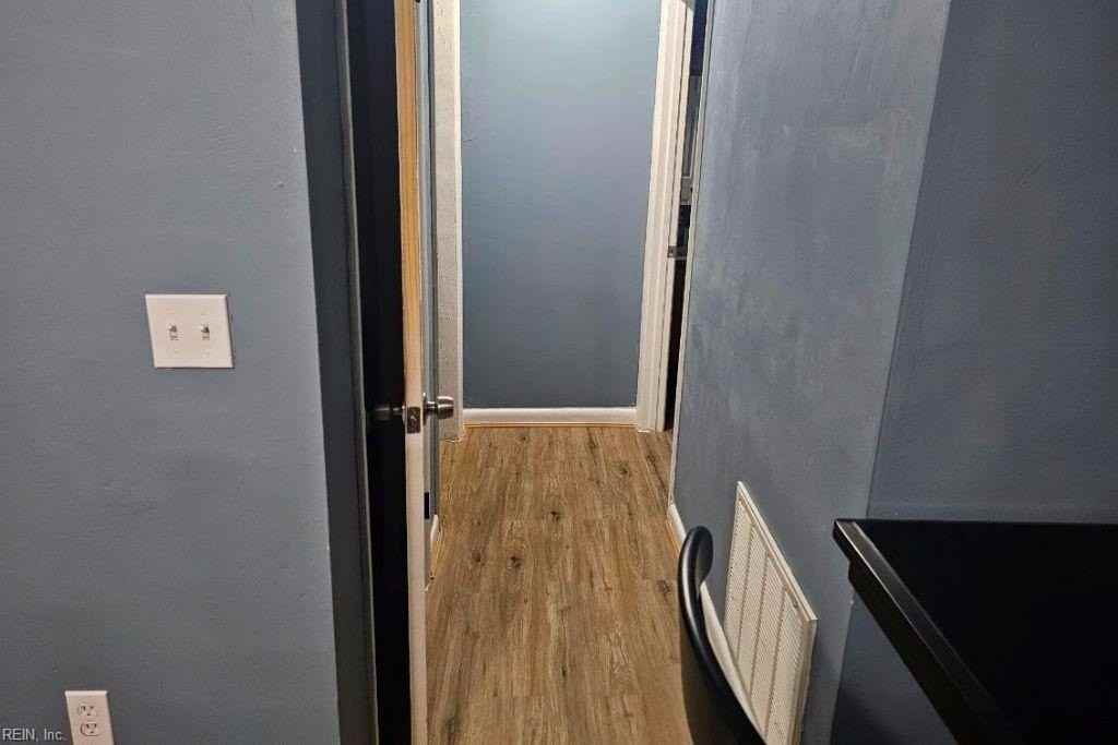 730 Maltby Ave - Photo 4 of 12