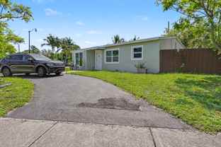 2480 Ne 13th Ter - Photo 1 of 1