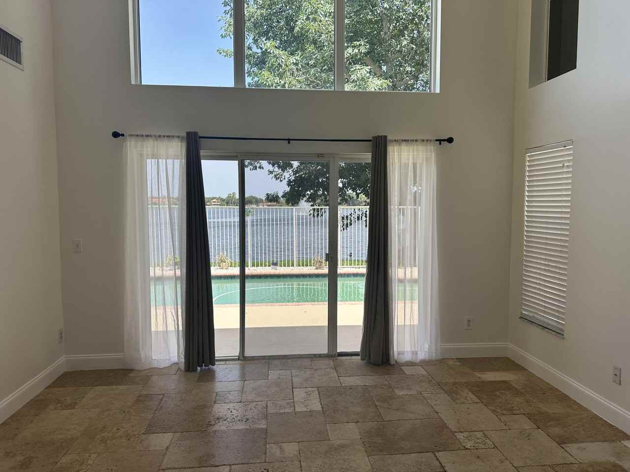 5220 Nw 53rd Ave - Photo 7 of 28