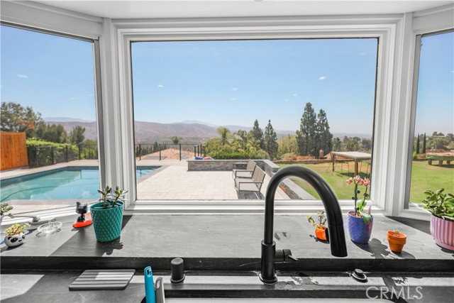 11172 Hunting Horn Dr - Photo 4 of 8