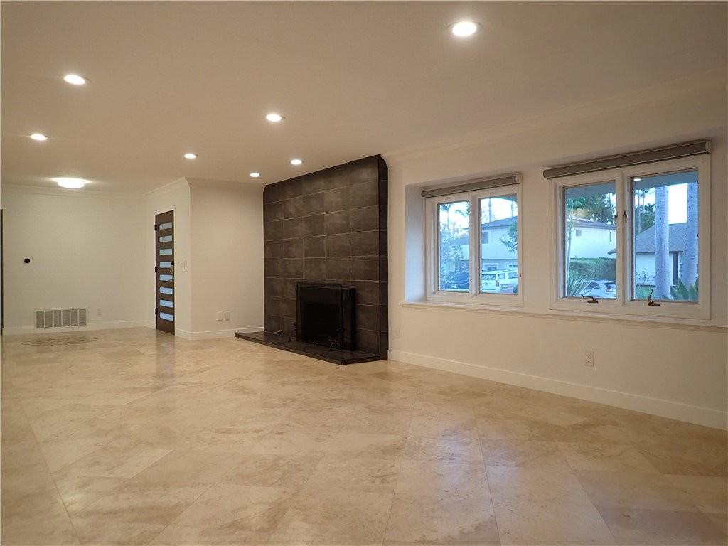 25962 Portafino Dr - Photo 4 of 8