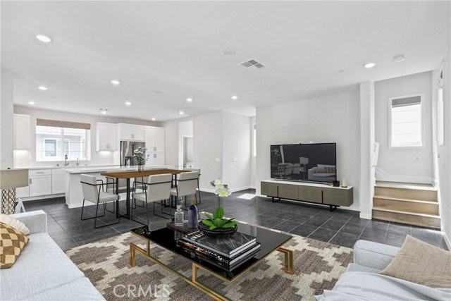 147 Stetson Way - Photo 3 of 8