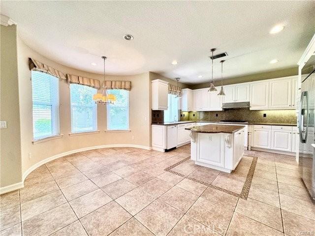 17 Pamela Way - Photo 2 of 6