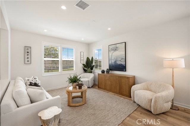 222 Ashby - Photo 2 of 8