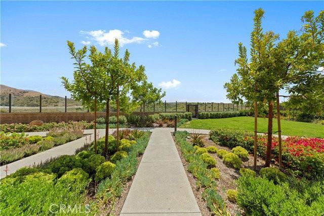 222 Ashby - Photo 4 of 8