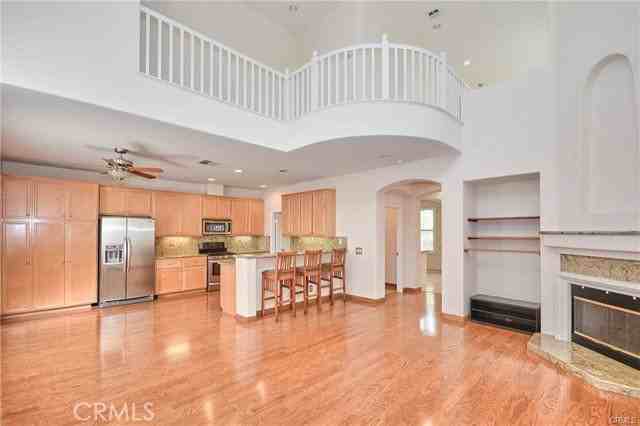 22 Crescent City - Photo 2 of 8