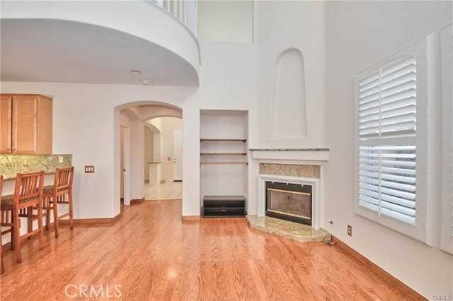 22 Crescent City - Photo 4 of 8