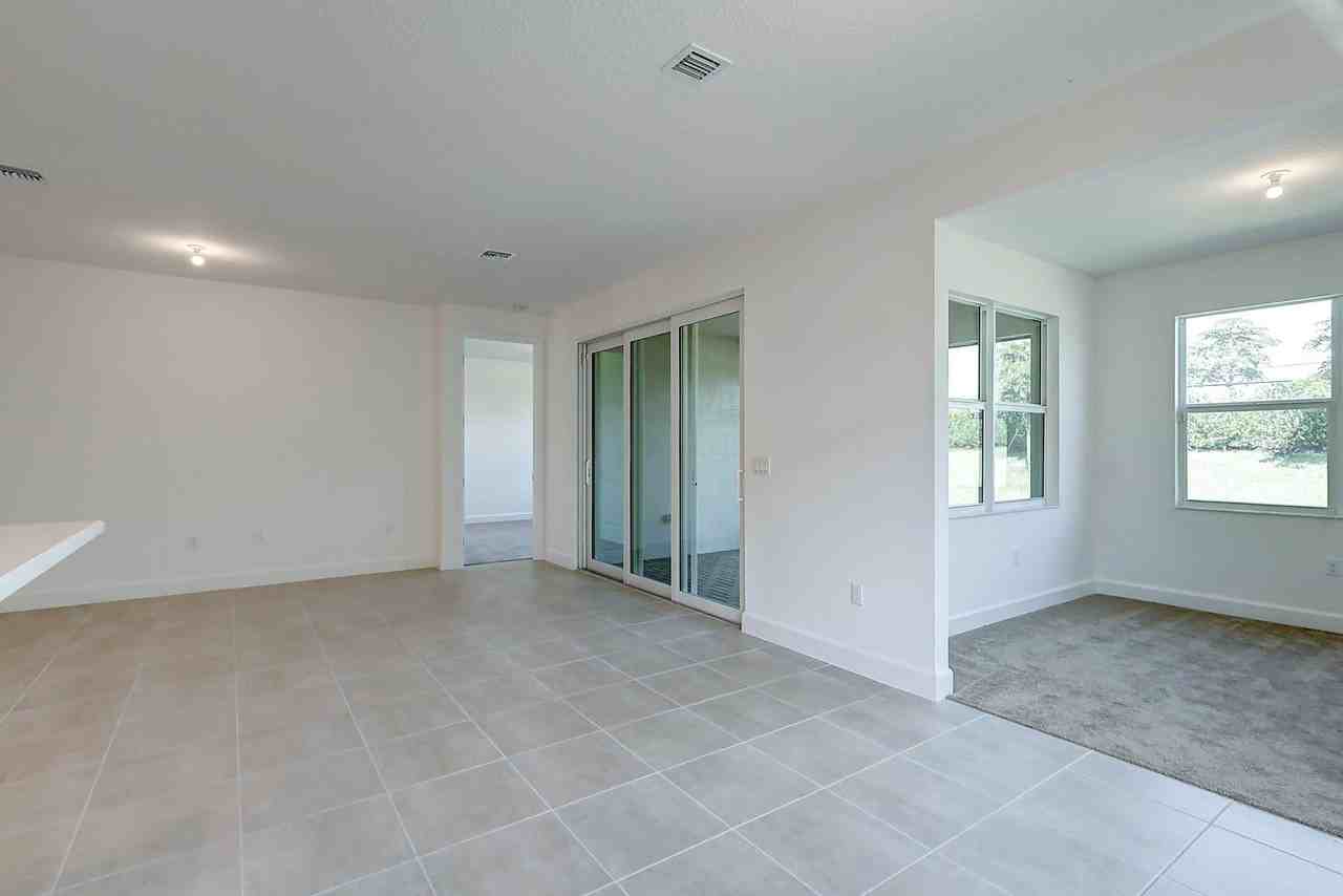 13549 Sw Oceanus Blvd - Photo 6 of 30