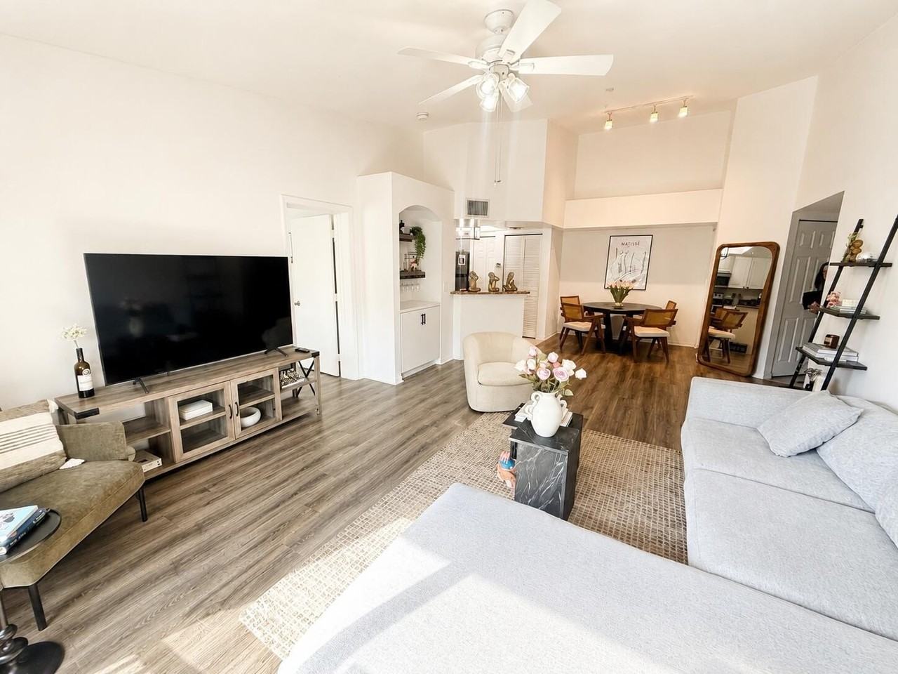 600 Crestwood Ct N #617 - Photo 3 of 17