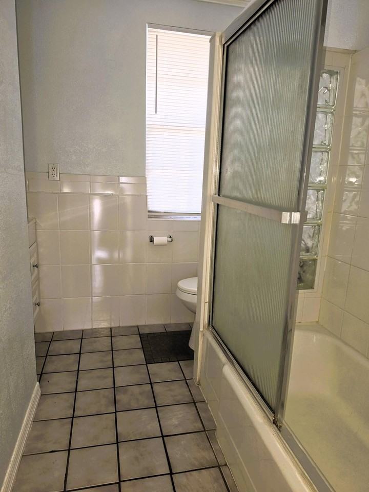 814 Poplar Dr #B - Photo 4 of 14