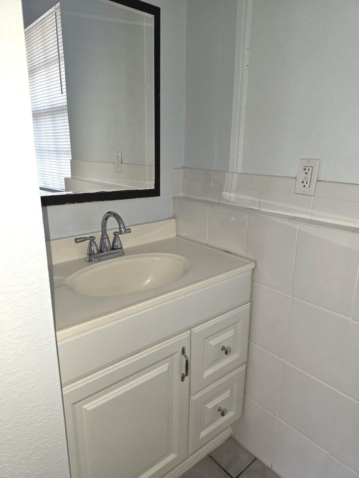 814 Poplar Dr #B - Photo 5 of 14