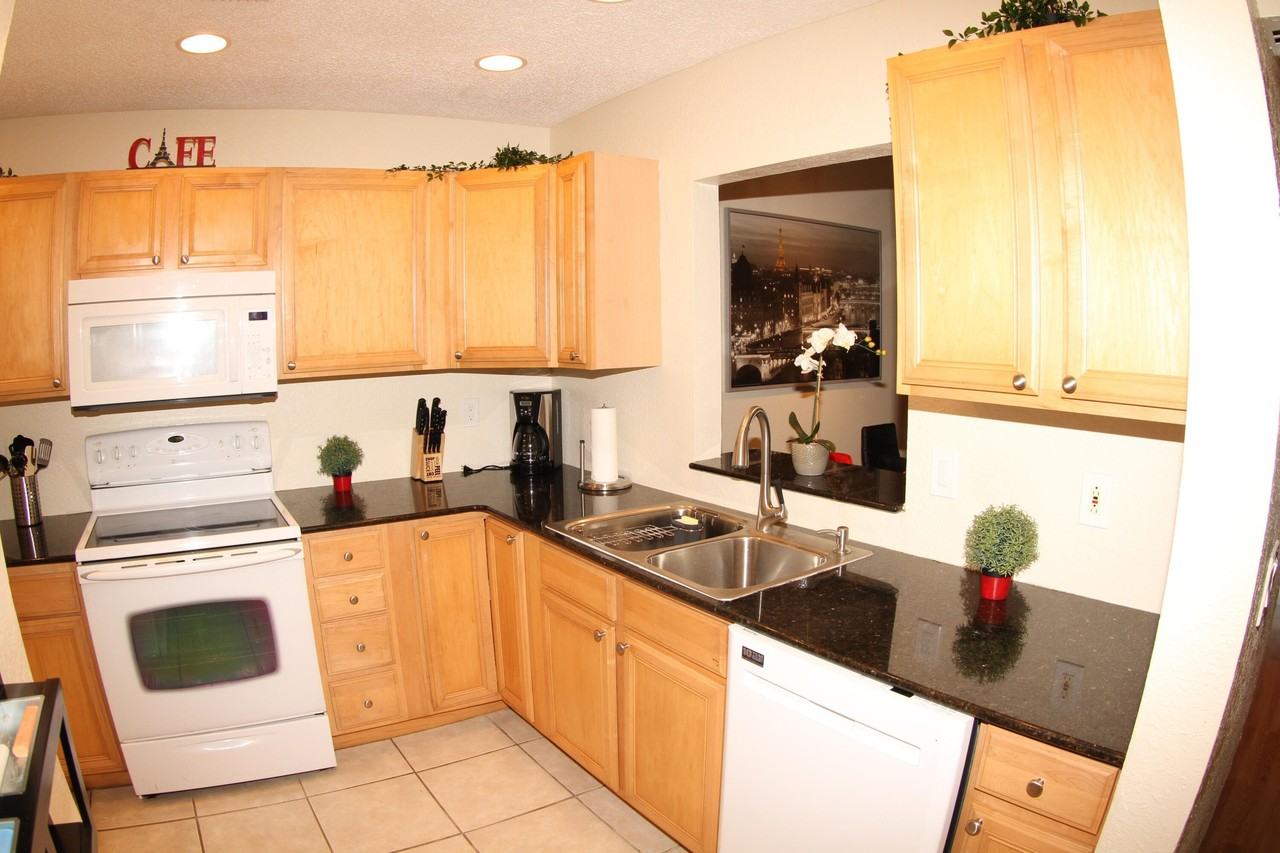 1308 White Pine Dr - Photo 3 of 18