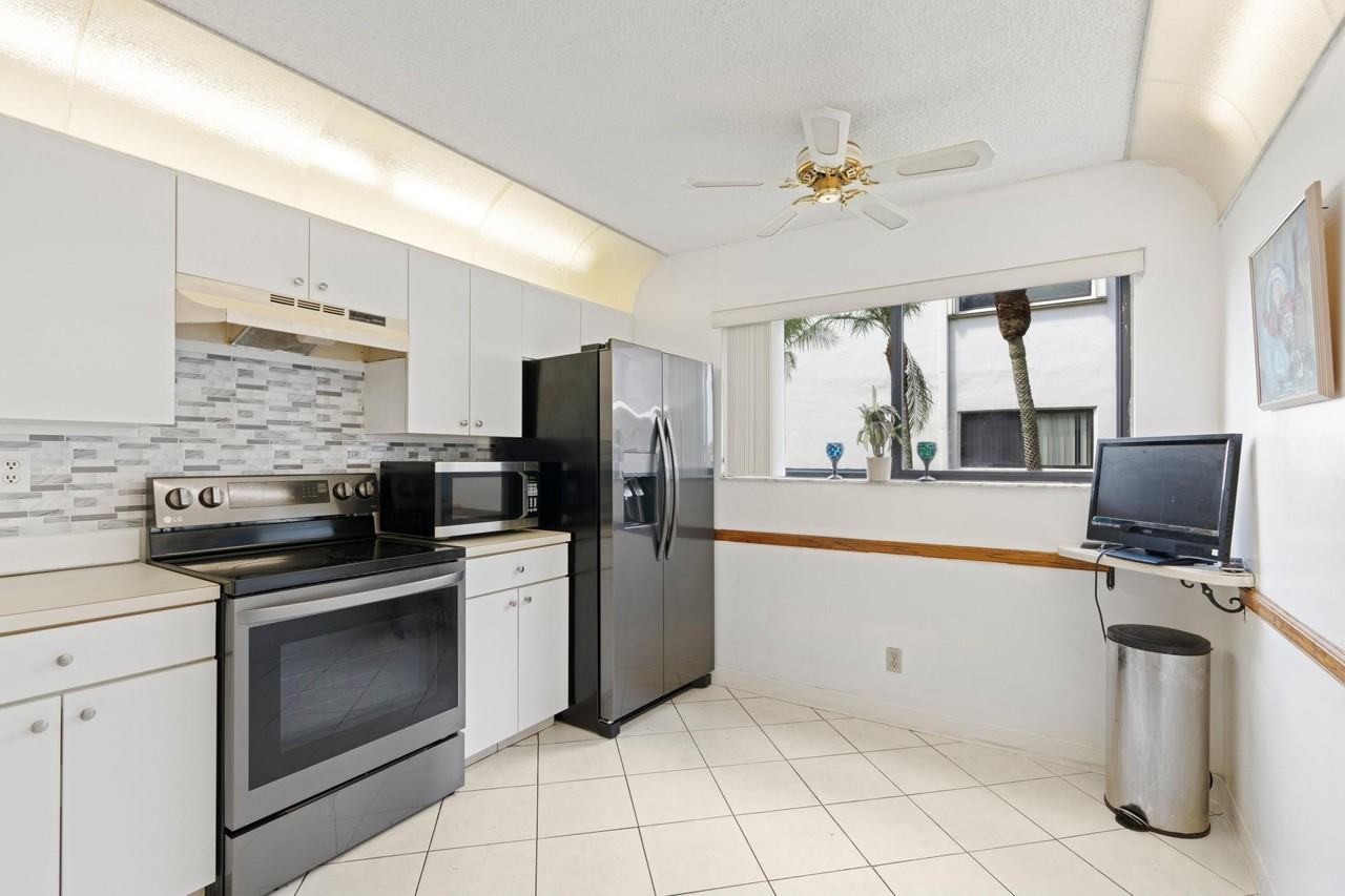 15450 Pembridge Ave #164 - Photo 6 of 27