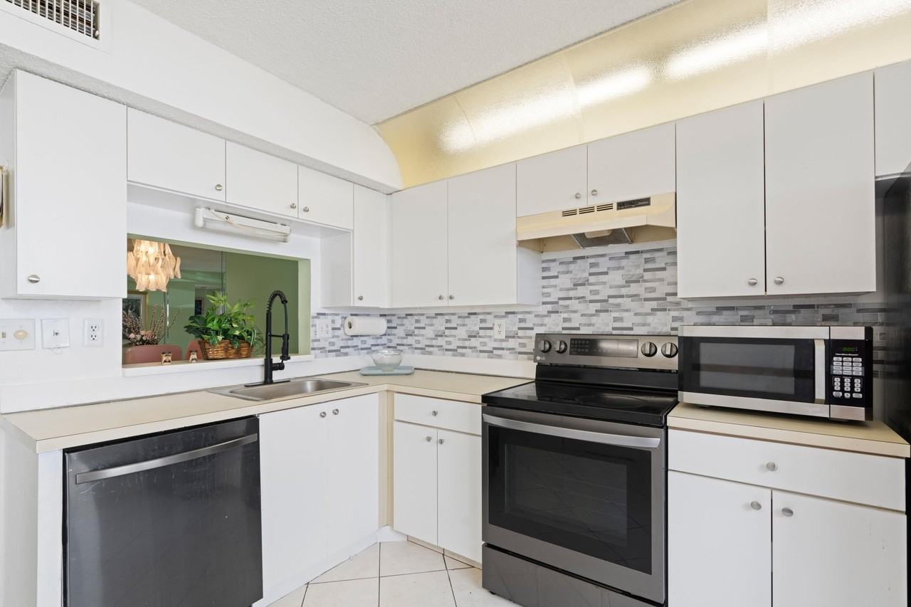 15450 Pembridge Ave #164 - Photo 7 of 27
