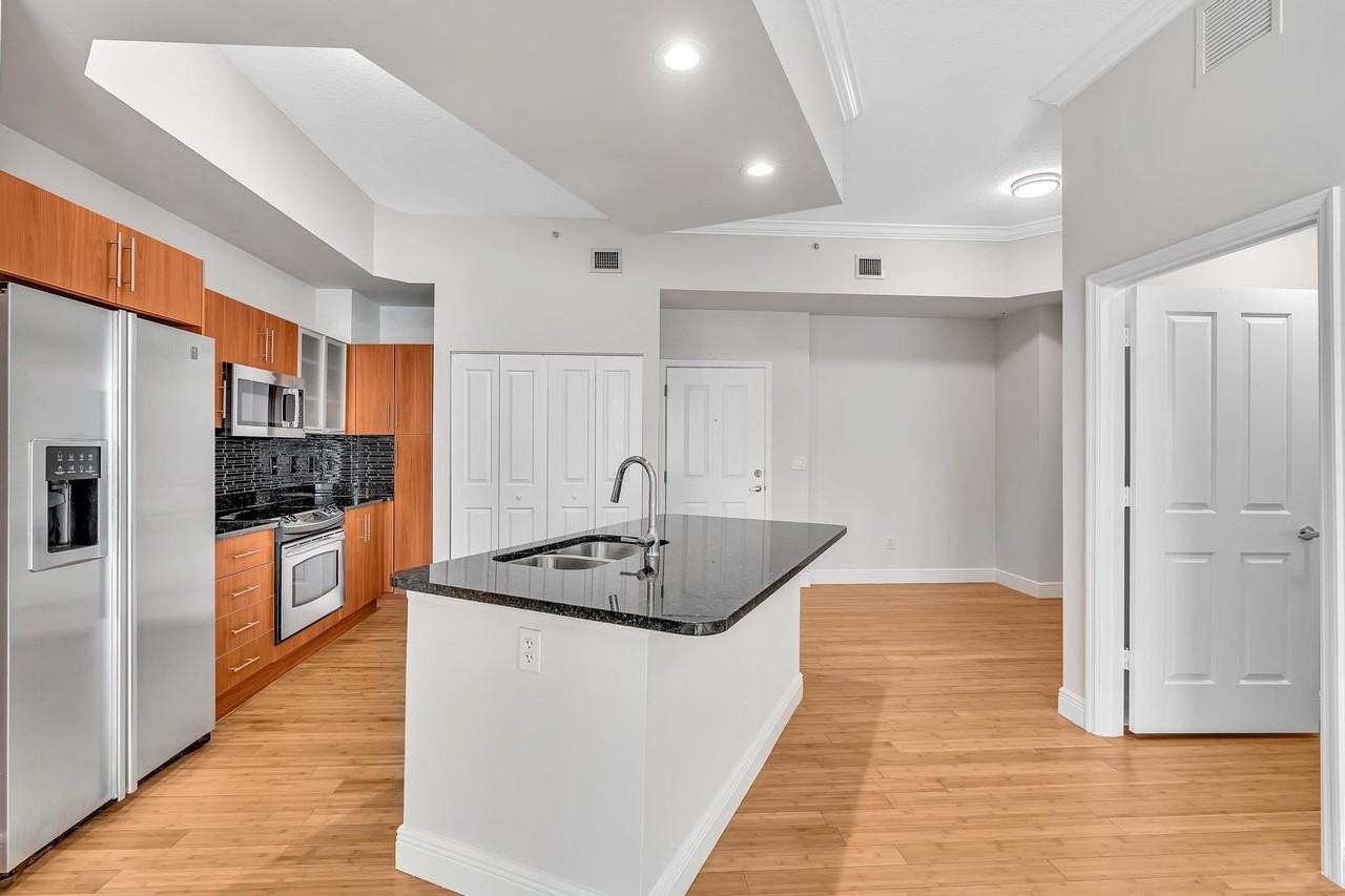 600 S Dixie Hwy #439 - Photo 7 of 50