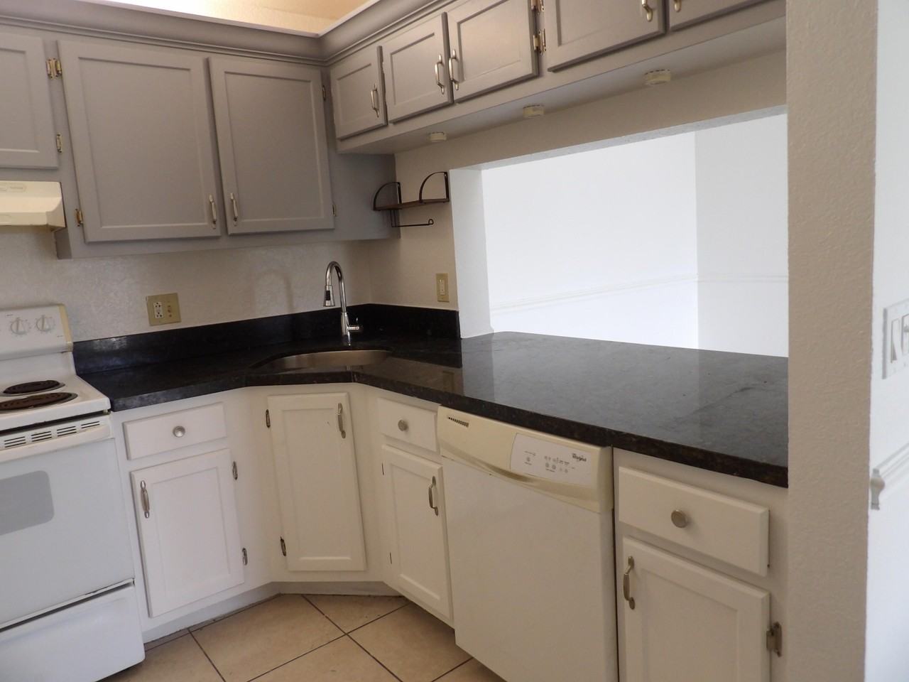 728 Sunny Pine Way #C3 - Photo 4 of 17
