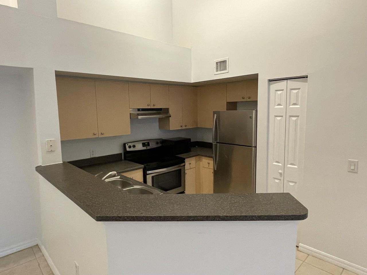 4041 San Marino Blvd #303 - Photo 4 of 14