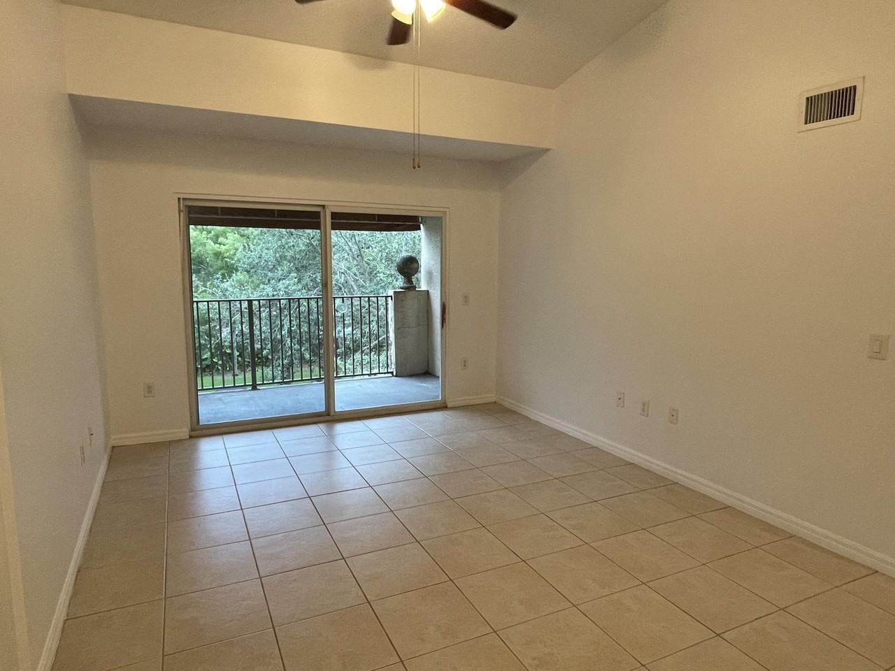 4041 San Marino Blvd #303 - Photo 5 of 14