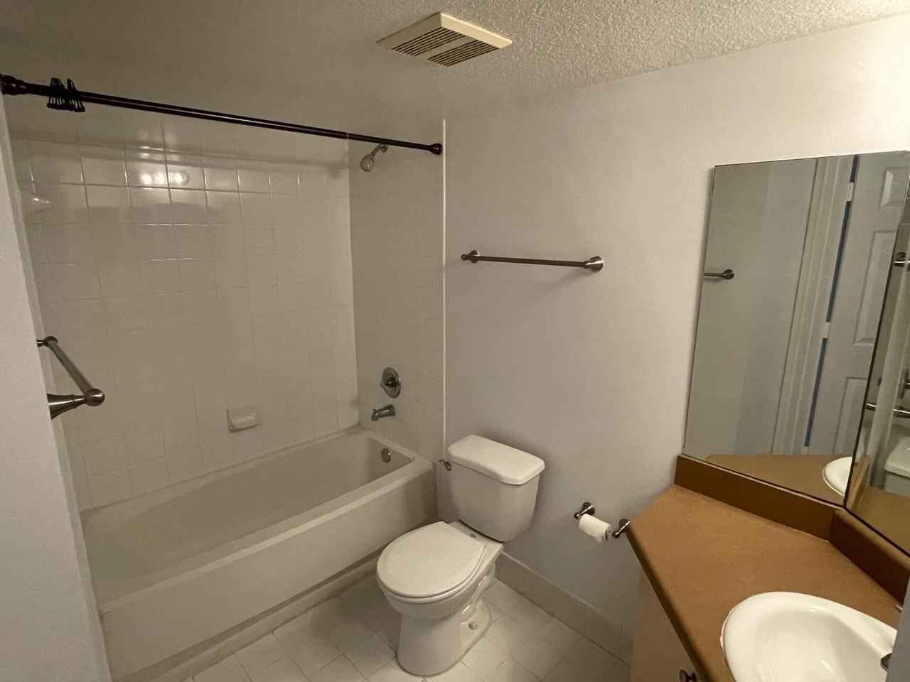 4041 San Marino Blvd #303 - Photo 7 of 14