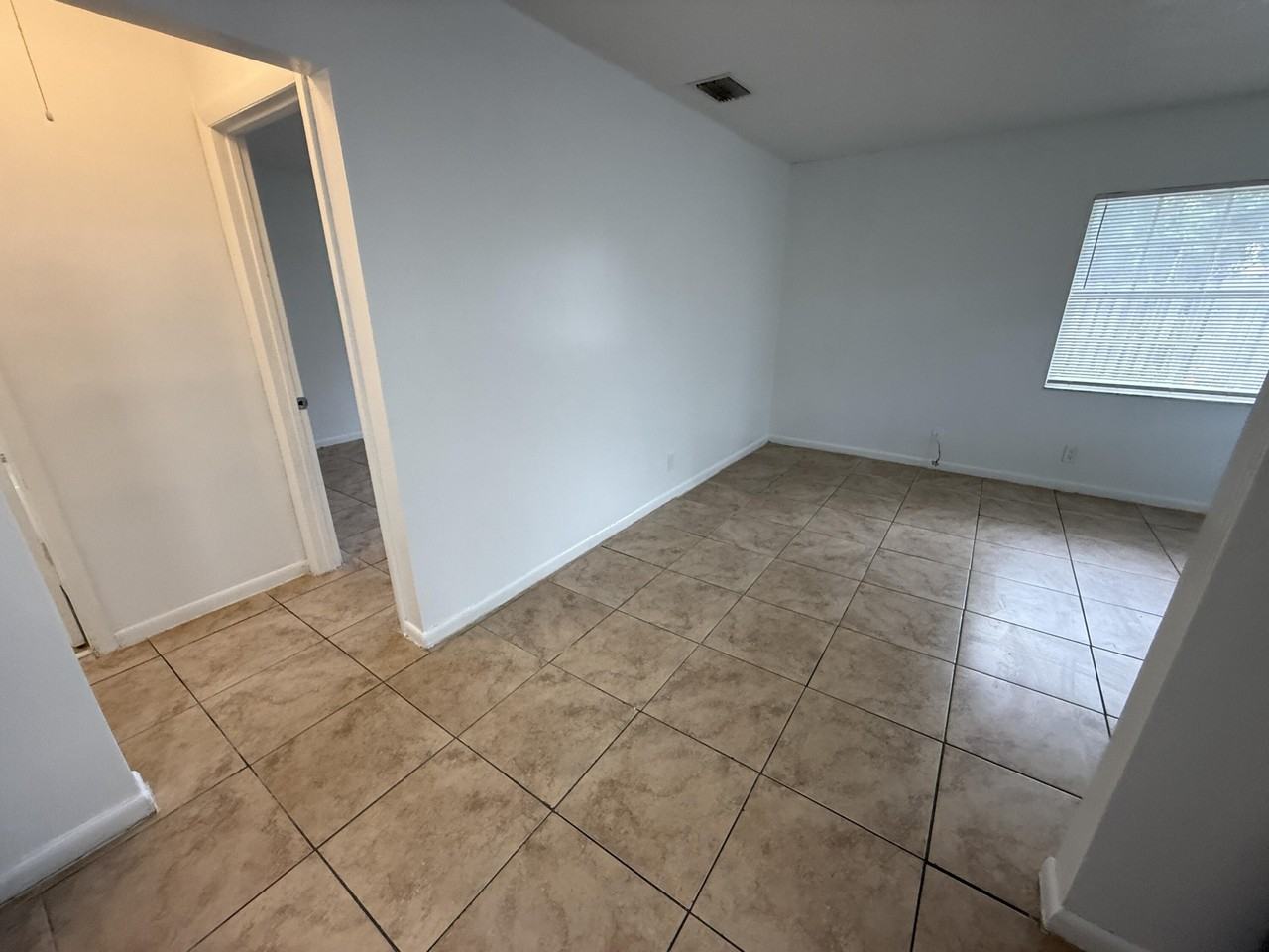 1941 Nw 14th Ave #D - Photo 7 of 15
