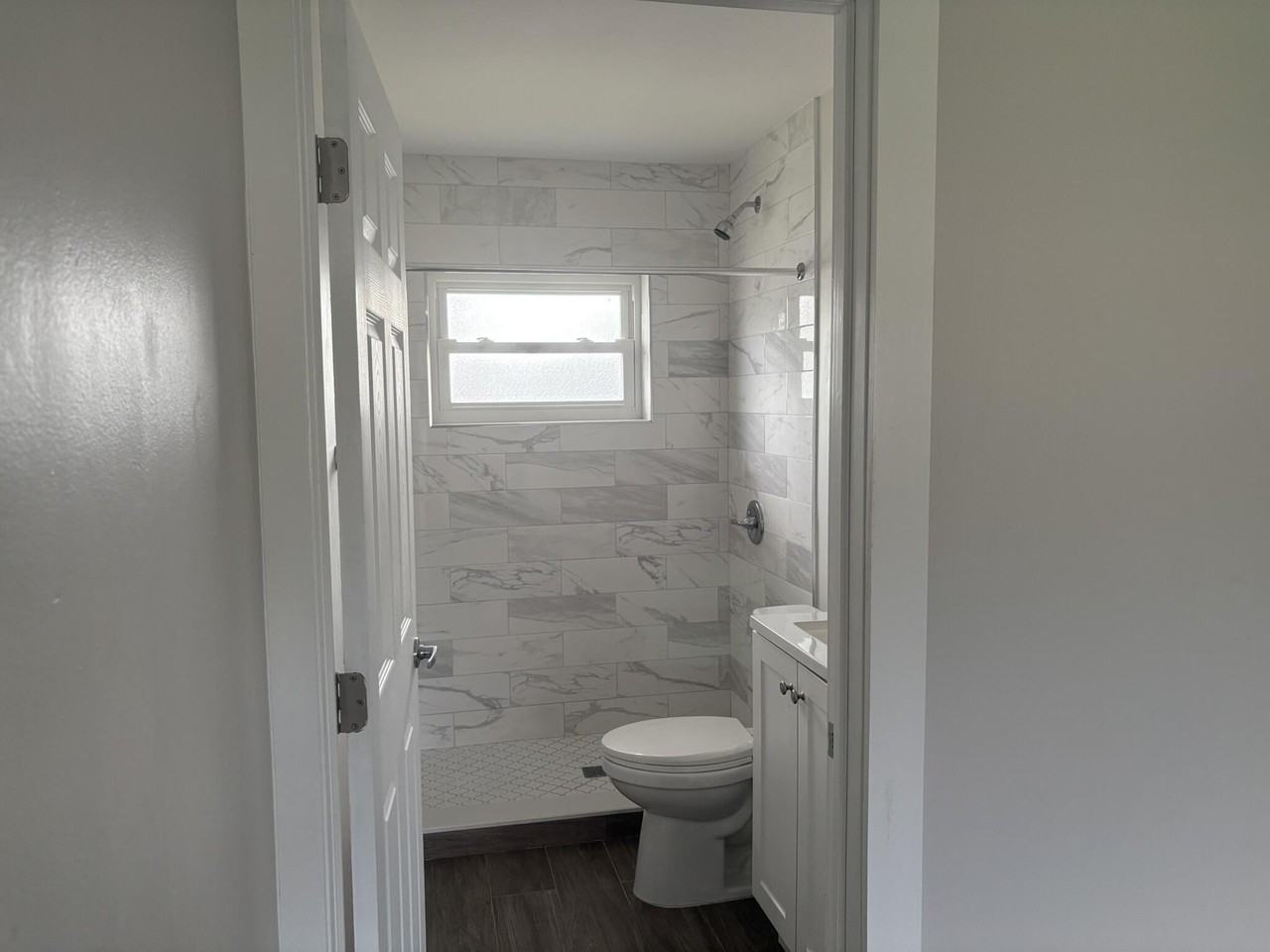 2930 Crosley Dr E #J - Photo 7 of 14