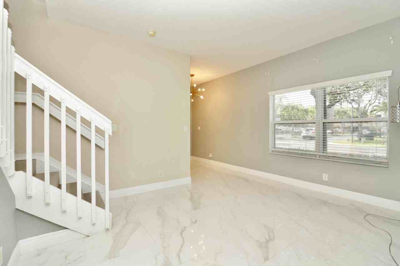 2952 Nw 33rd Ln - Photo 5 of 15