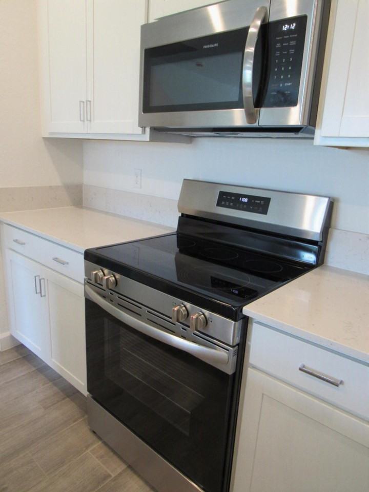 4332 Pond Lily Ln - Photo 4 of 37