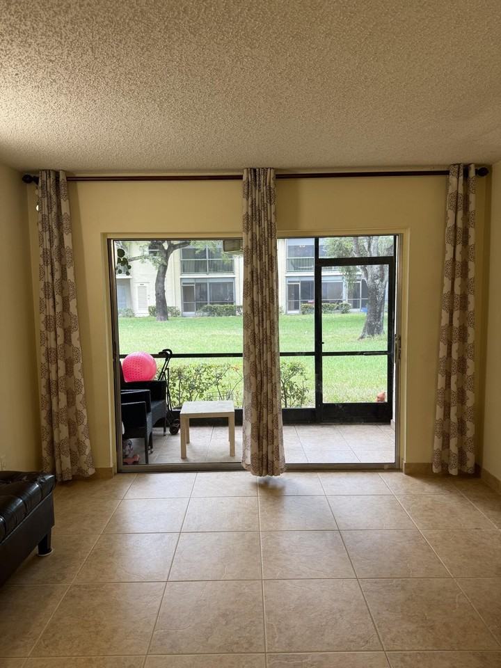 4272 Nw 89th Ave #103 - Photo 3 of 20
