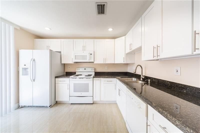 1343 Hampton Blvd - Photo 2 of 19