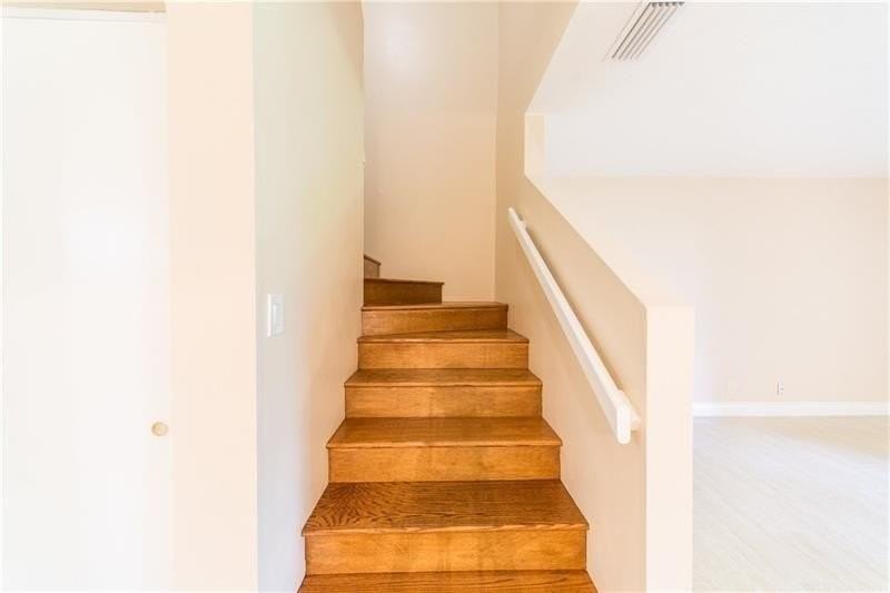 1343 Hampton Blvd - Photo 7 of 19
