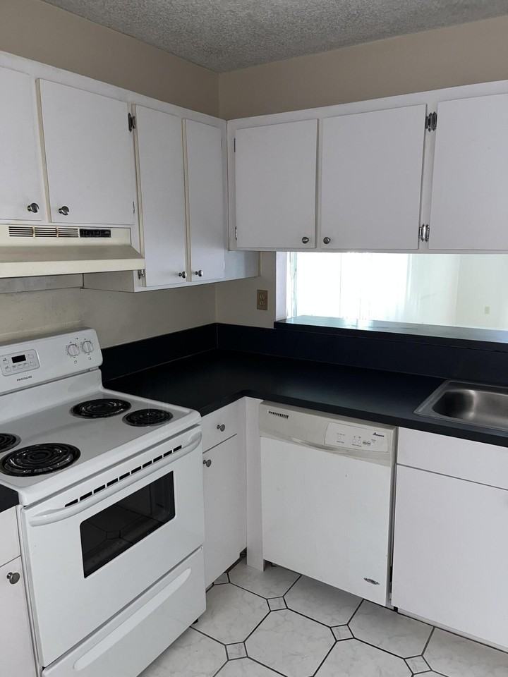 3396 Foxcroft Rd #309 - Photo 3 of 12