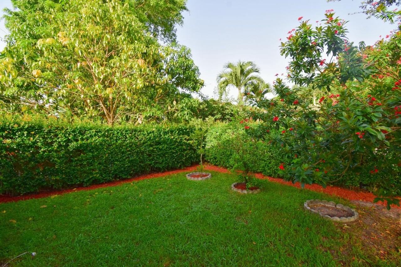 1520 Nw 97th Ave - Photo 6 of 22