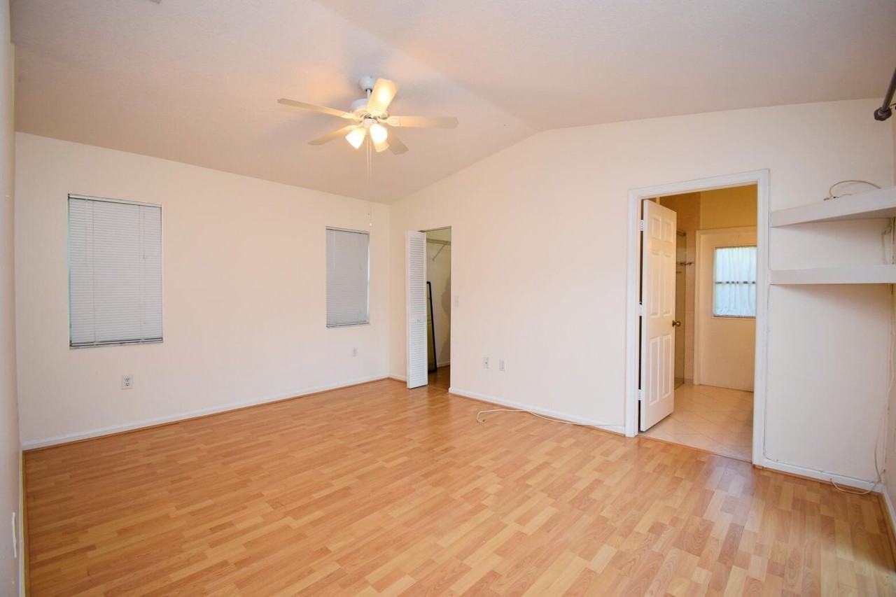1520 Nw 97th Ave - Photo 7 of 22