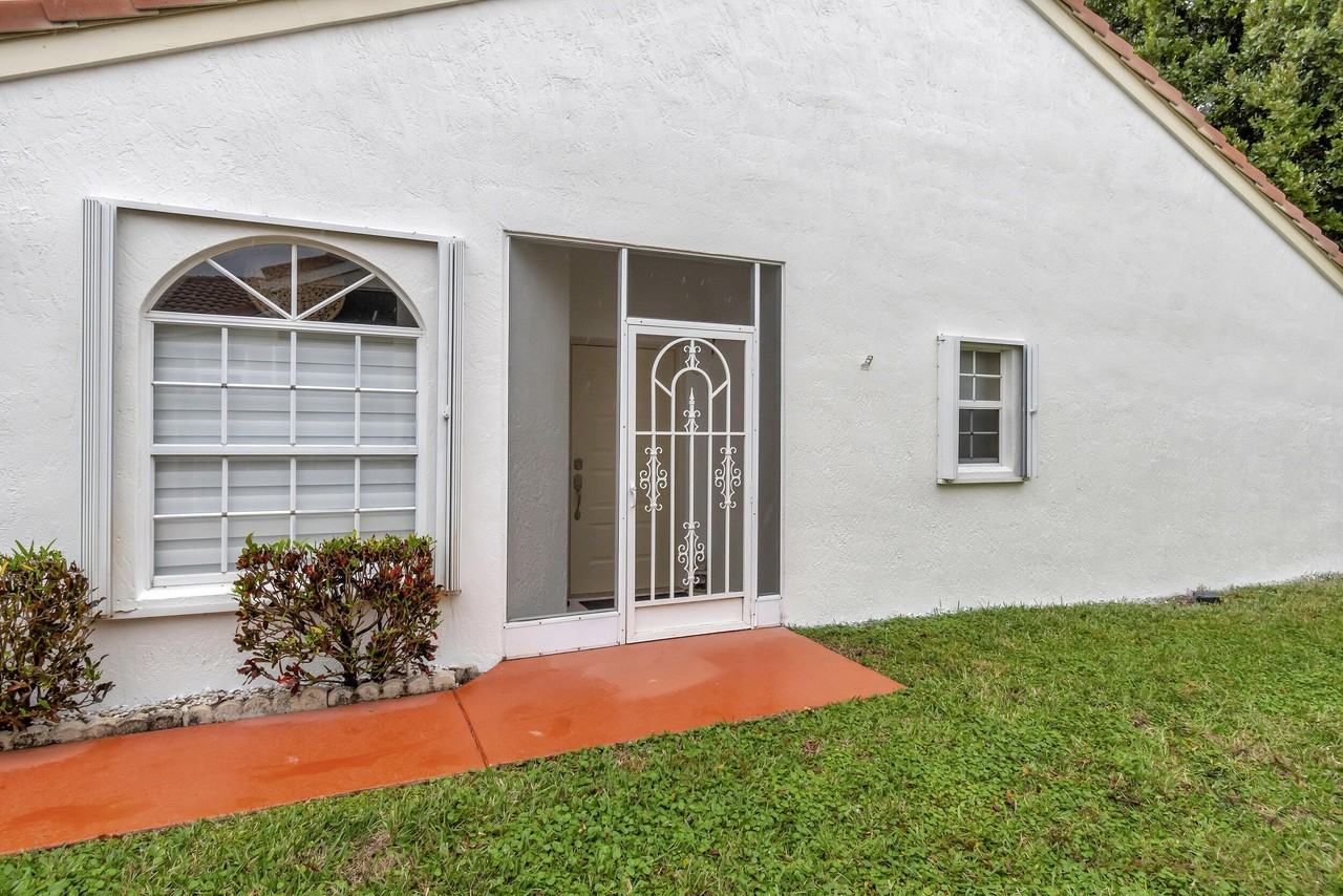 6129 Heliconia Rd - Photo 5 of 33