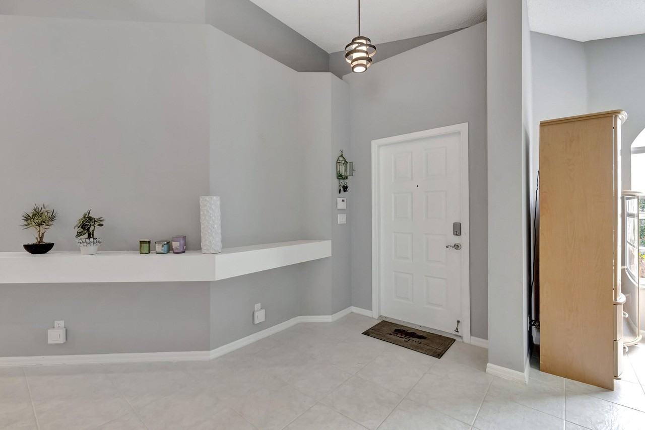 6129 Heliconia Rd - Photo 7 of 33