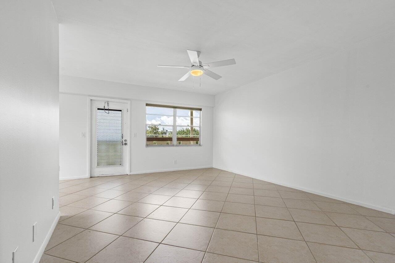 74 Mansfield B - Photo 3 of 32