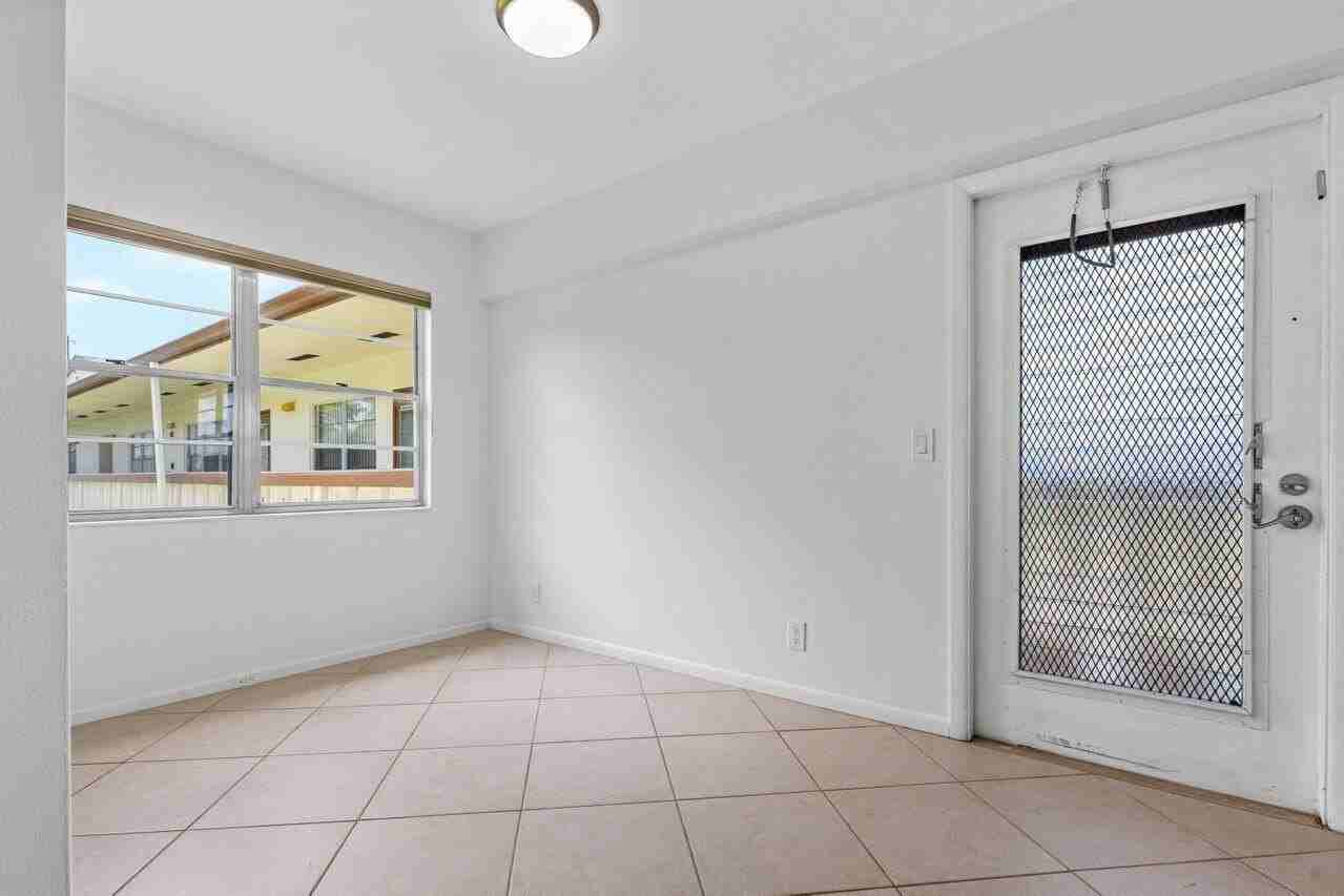 74 Mansfield B - Photo 6 of 32