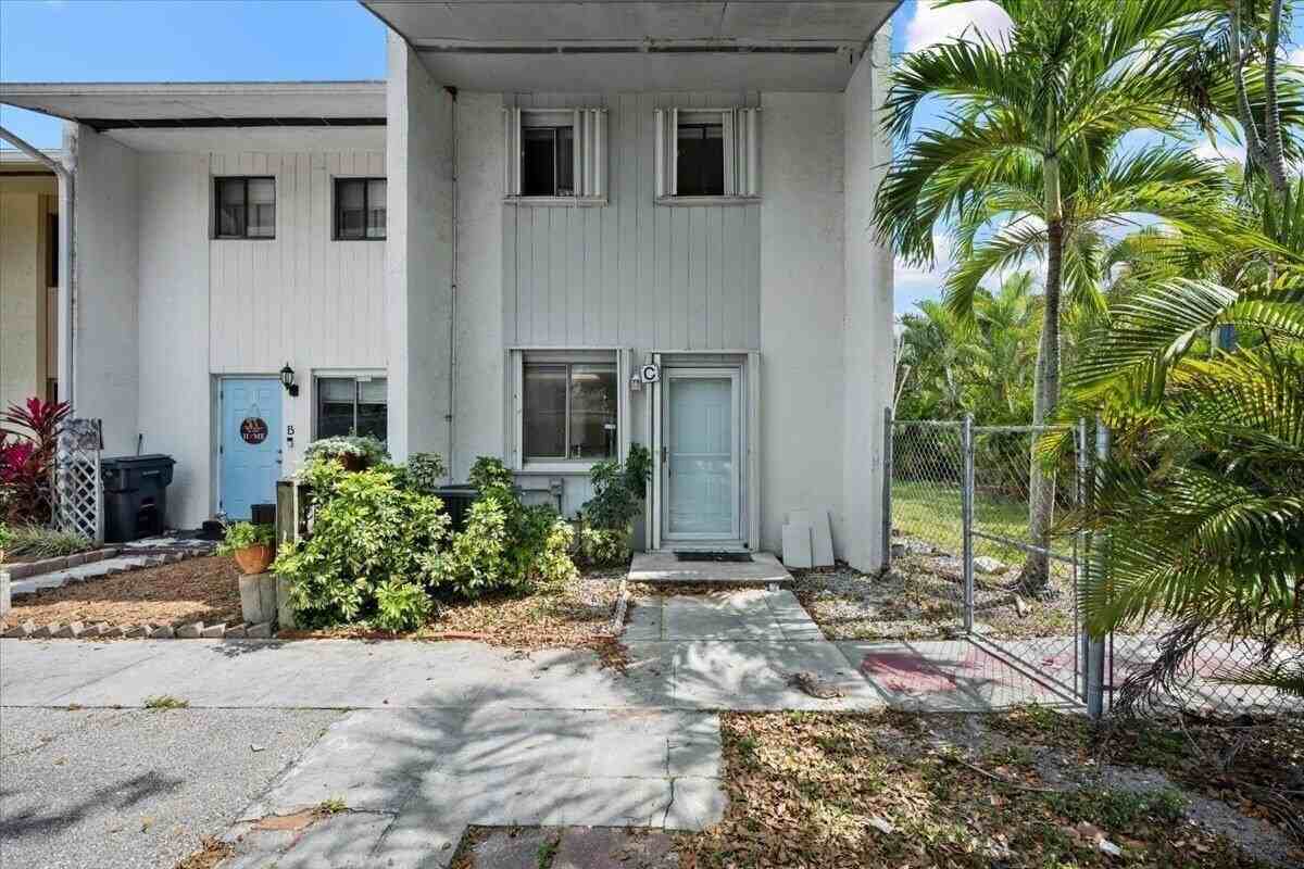 3666 Pinehurst Dr #C - Photo 2 of 29