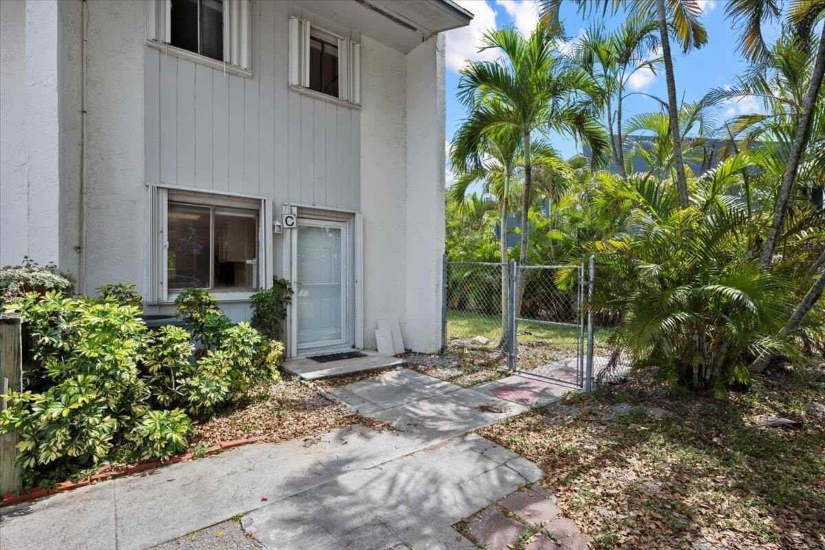 3666 Pinehurst Dr #C - Photo 3 of 29