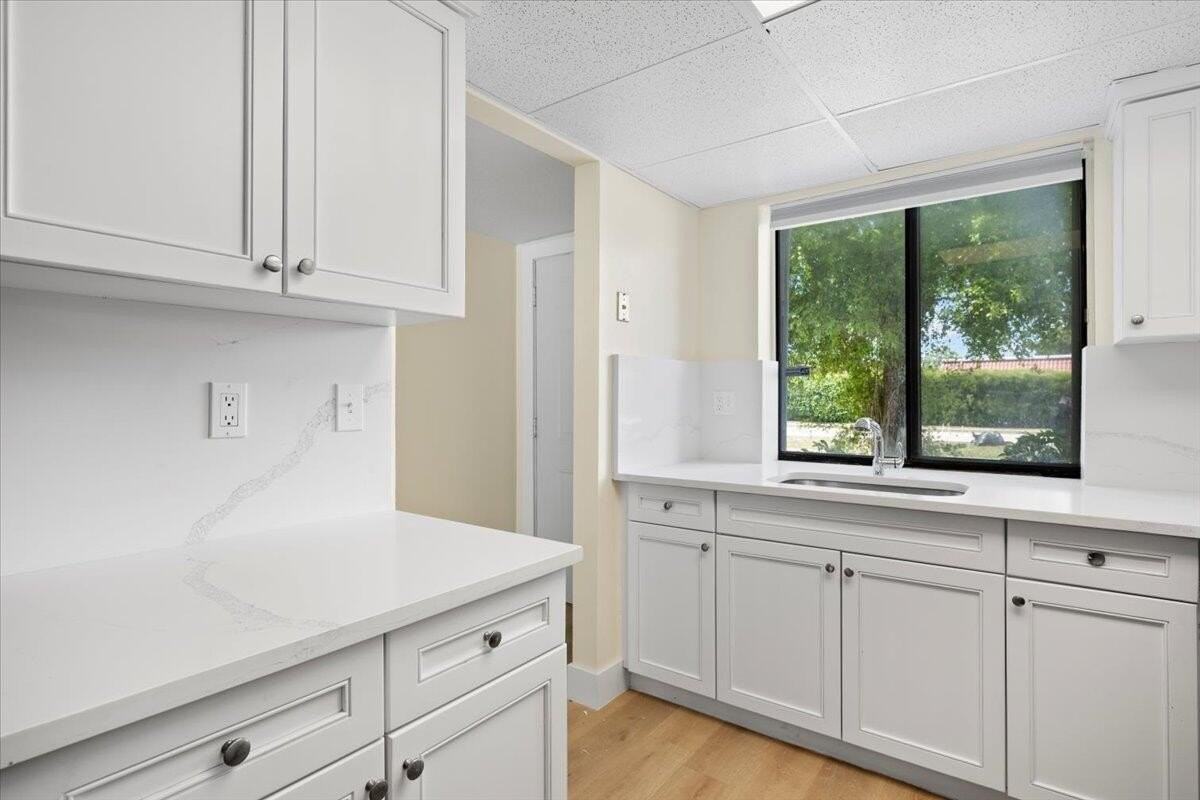 3666 Pinehurst Dr #C - Photo 4 of 29