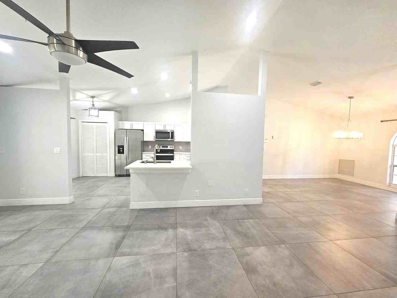 13588 74th St N - Photo 6 of 32