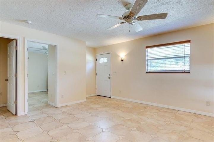 944 Louisiana Ave - Photo 4 of 22