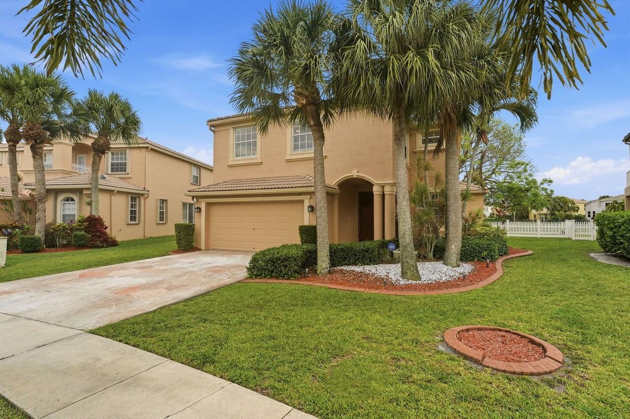 2753 Misty Oaks Cir - Photo 4 of 50
