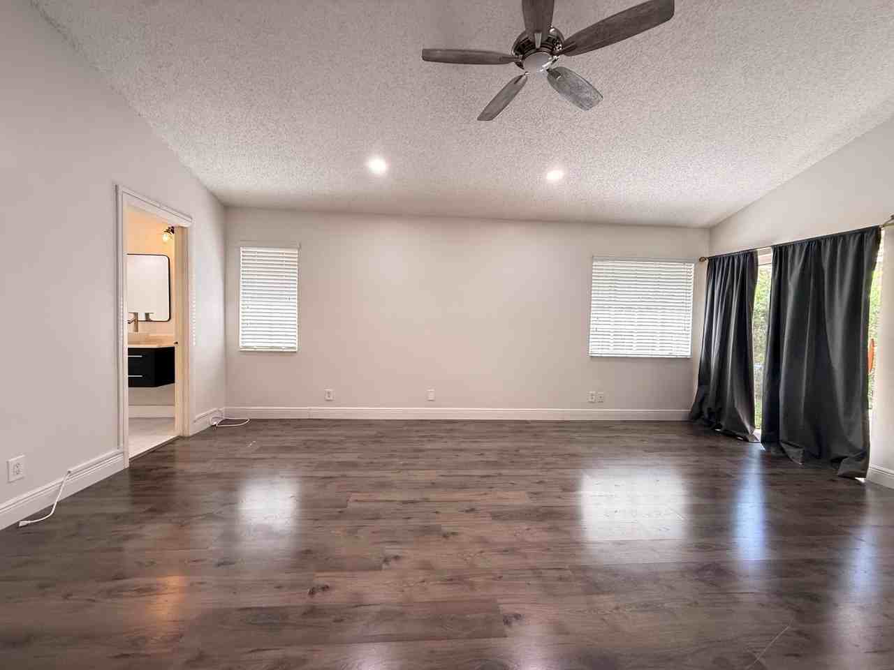 11042 Topeka Pl - Photo 4 of 40