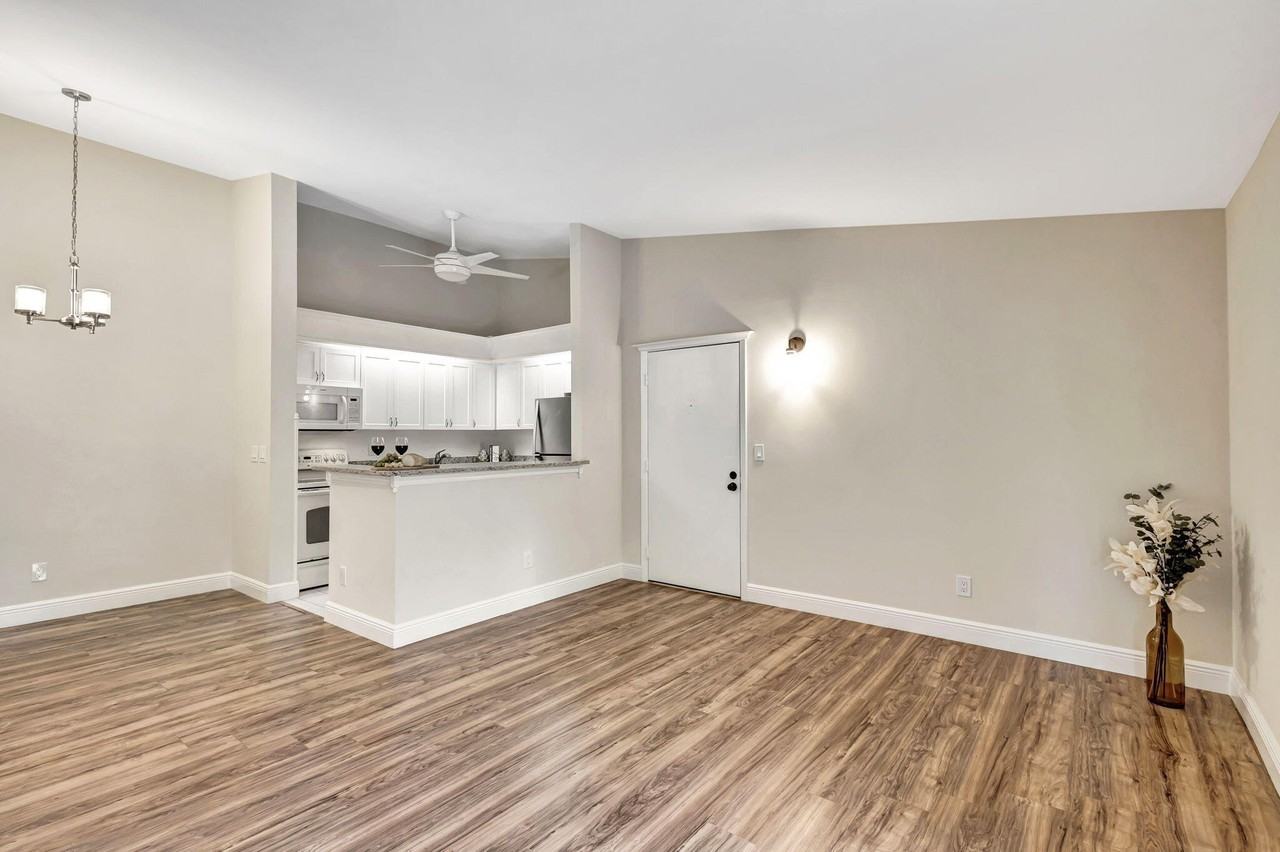 1109 Duncan Cir #201 - Photo 4 of 50